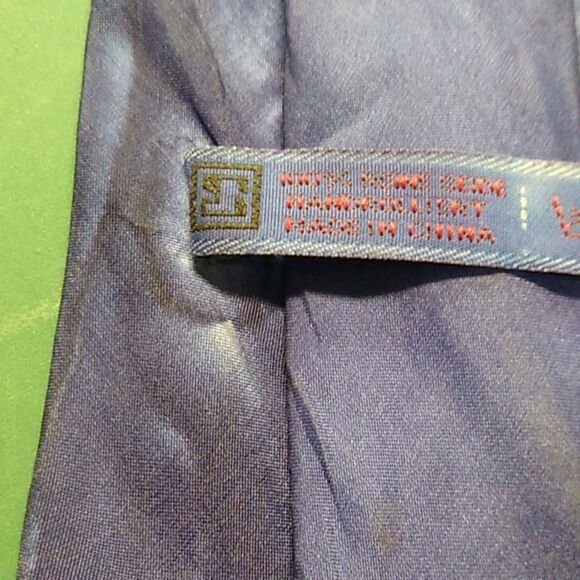 Stylish Signed Blue and Women in Red Dress Tie with Smooth Finish - Picture 5 of 6